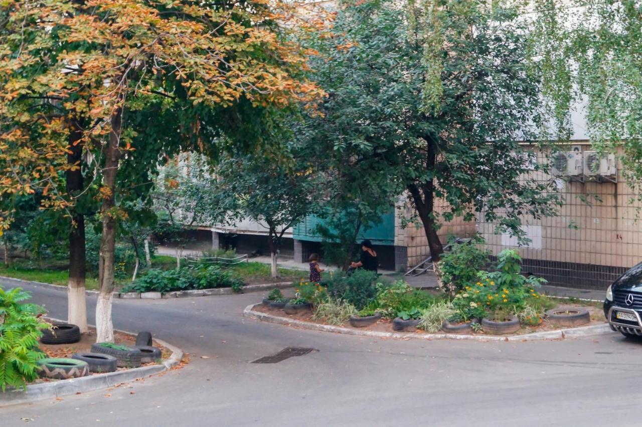 Khoroshaya Kvartira Goloseevskaya 3 Kyiv Exterior photo